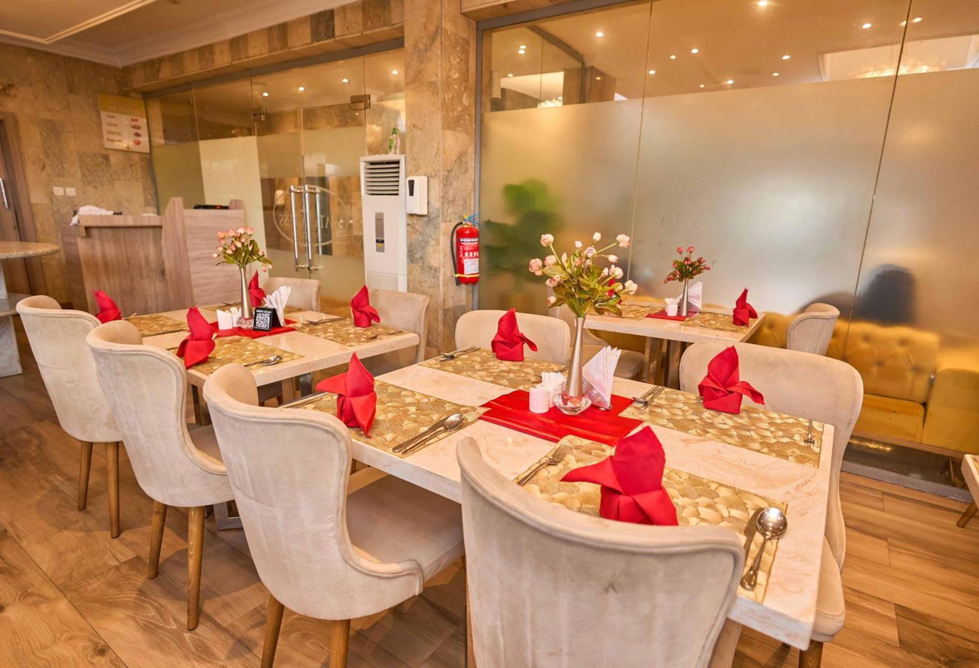Watercress Hotels And Event Ikeja Bagian luar foto