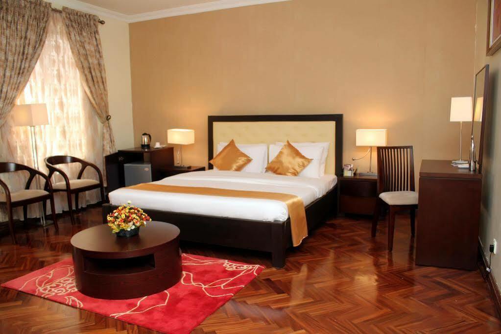 Watercress Hotels And Event Ikeja Bagian luar foto